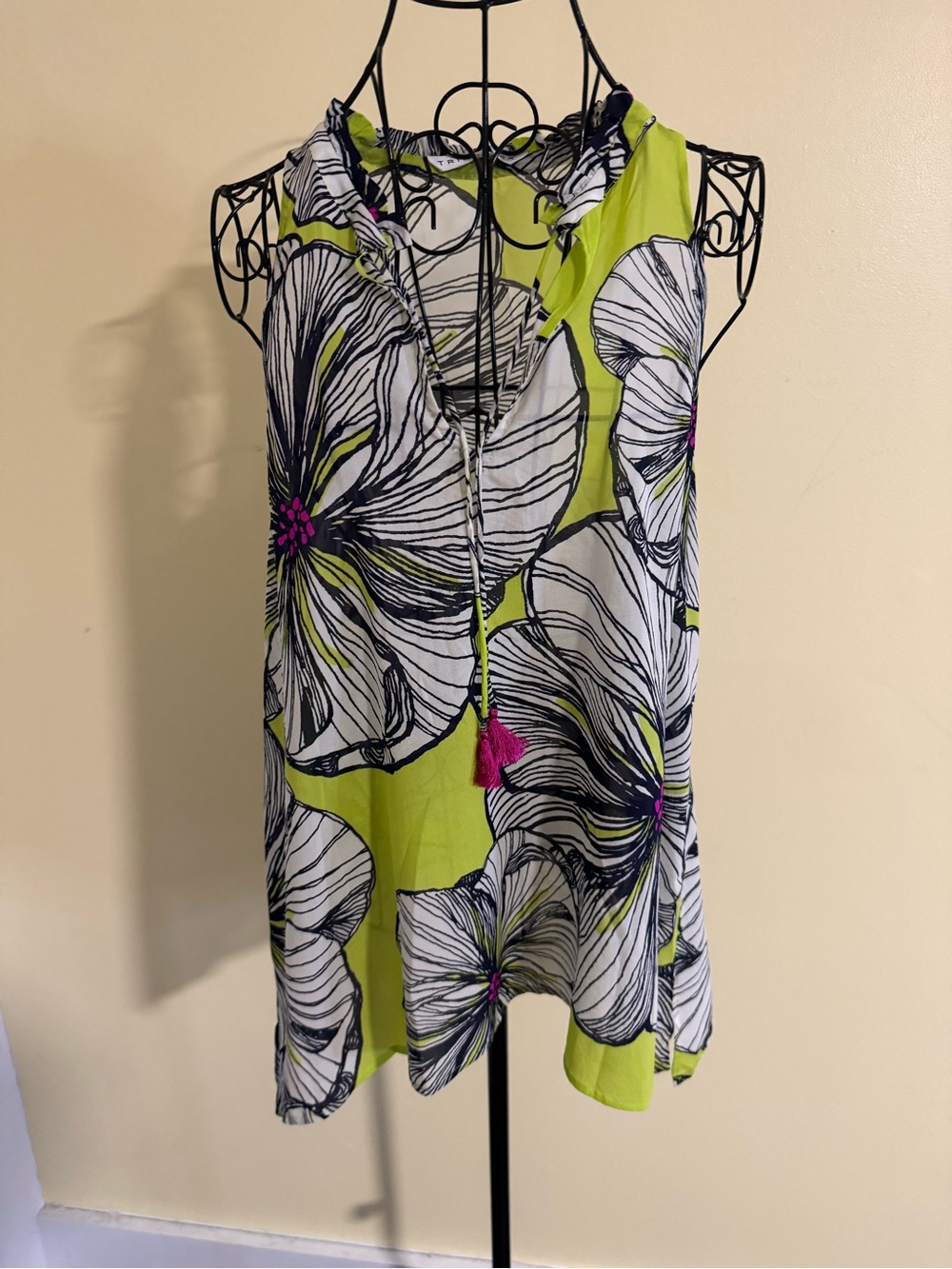Trina Turk Floral Tassel Sleeveless Flowy Silk Blouse Size Medium
